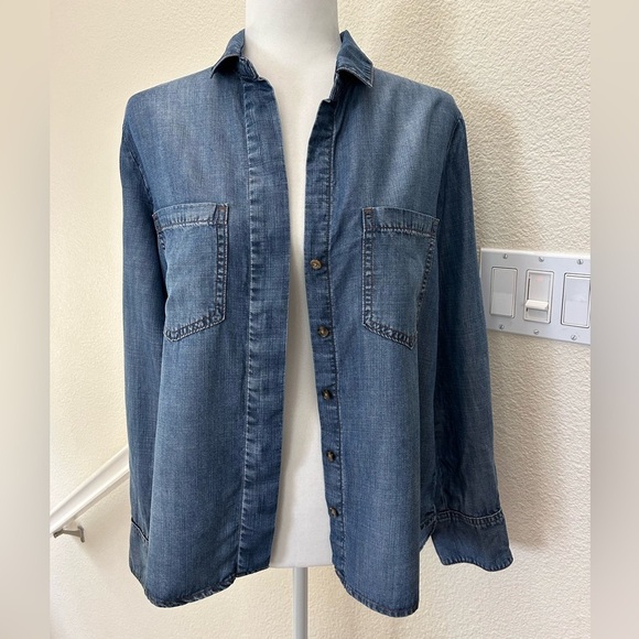 Cloth and Stone Denim Chambray Split Back Button Down Top Sz XS excellent cond - Picture 4 of 14